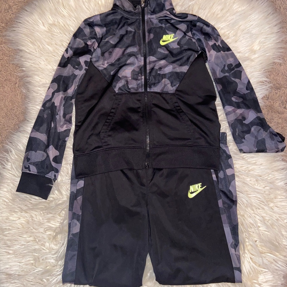 Nike boys track suit